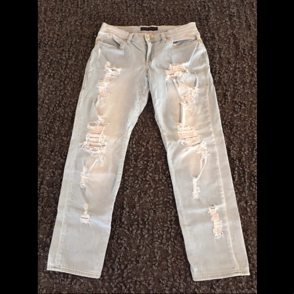 Rock & Republic Distressed Boyfriend Emo Jeans - Picture 2 of 7